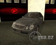 Mercedes-Benz E500